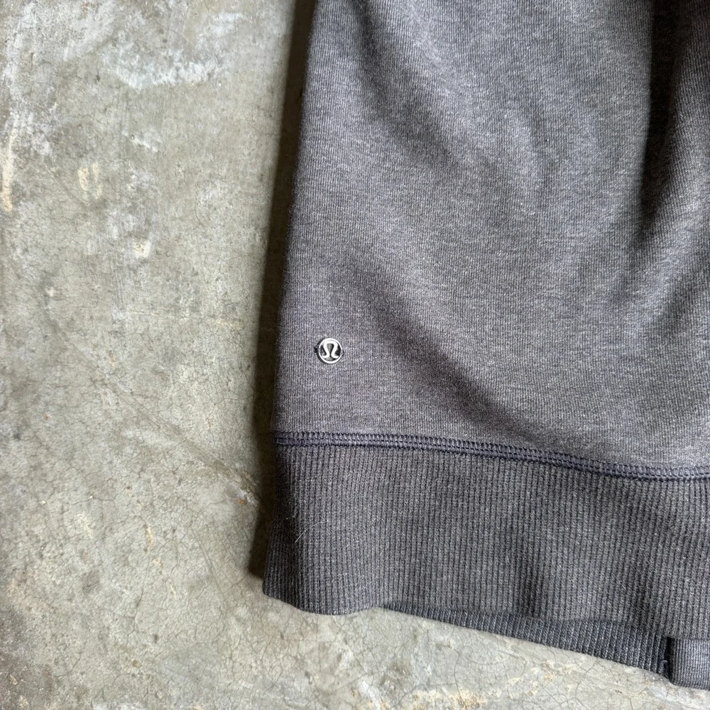 Lululemon Hug it Out Jacket Charcoal Gray Activewear Womens 18x22 Yoga Training